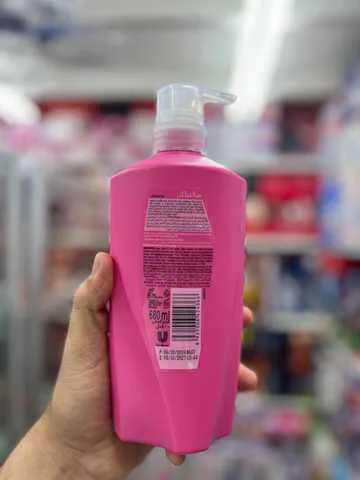 sunsilk%20shampoo%20680ML%20STRENGTH%20&%20shine%20(PINK)/%20stunning%20black%20SHINE%20SAB%20(FROM%20MALAYSIA)%20-%20Image%202