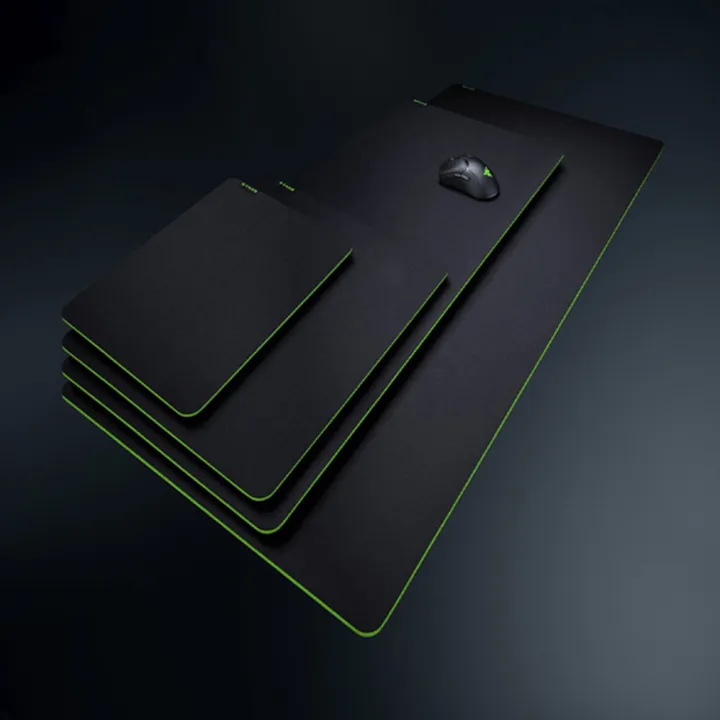 RAZER%20Gigantus%20V2%20Soft%20Gaming%20Mouse%20Mat%20For%20Speed%20&%20Control%20Thick%20High-Density%20Rubber%20Foam%20With%20Anti-Slip%20Base(M,L,XXL,3XL)%20-%20Image%204