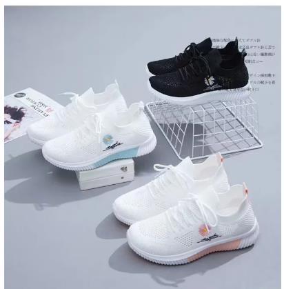 Women's%20flying%20white%20shoes%20leisure%20sports%20running%20tide%20shoes%20girls%20new%20spring%20and%20autumn%20-%20Image%204