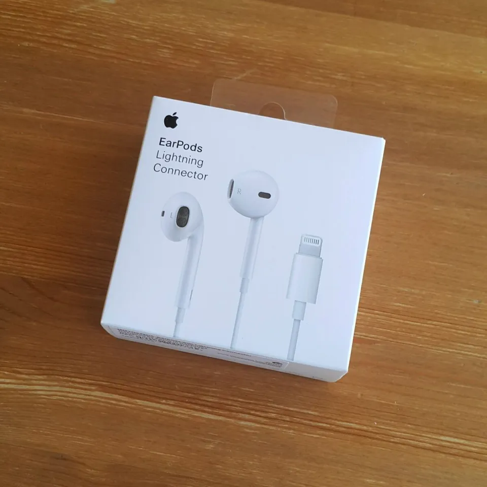 EarPods With Lighting Connector For Apple i Phone 7 , 8 , X , XS