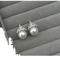 Ice and Snow Queen s925 Pure Silver Shijia Strong Light Pearl Earrings Light Luxury and High Sense, Small French Earrings and Earrings. 