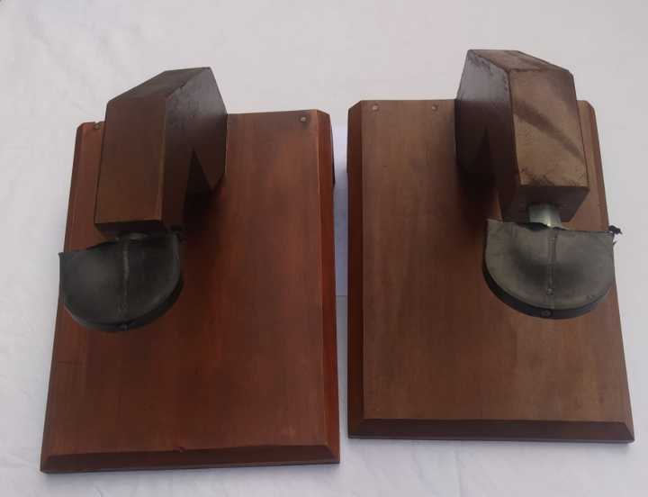 Coconut Scraper-පොල් ගාන හිරමණය High Quality Wooden Table Top Easy Hand Made Quality Metal Head Kitchen Table Wooden Coconut Scraper/Hiramanaya