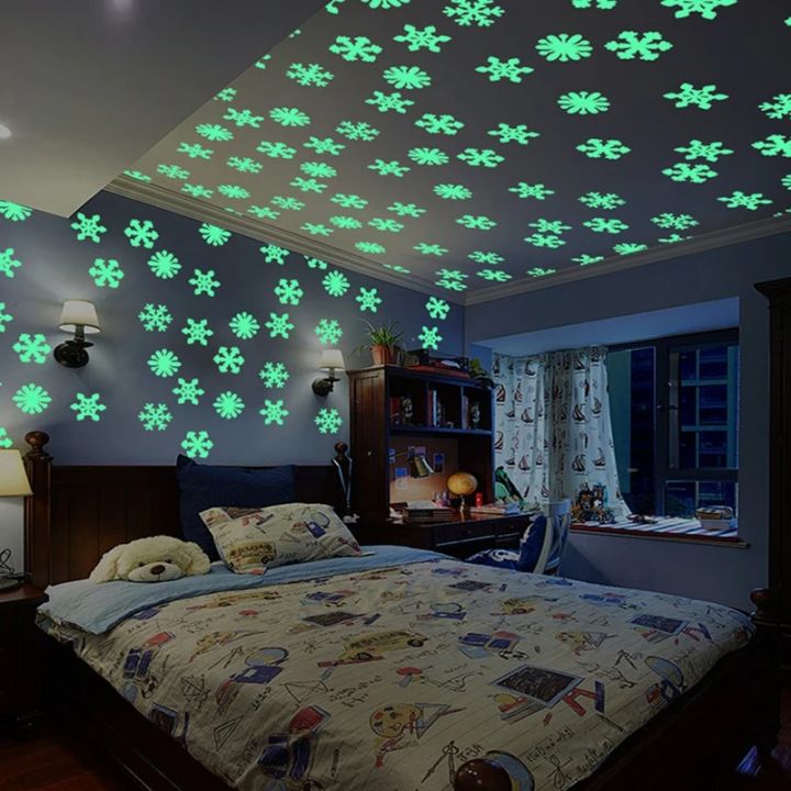 50pcs%20Christmas%20Luminous%20Snowflake%20Wall%20Sticker%20Stars%20Glow%20In%20The%20Dark%20Fluorescent%20Snowflake%20deco%20-%20Image%202