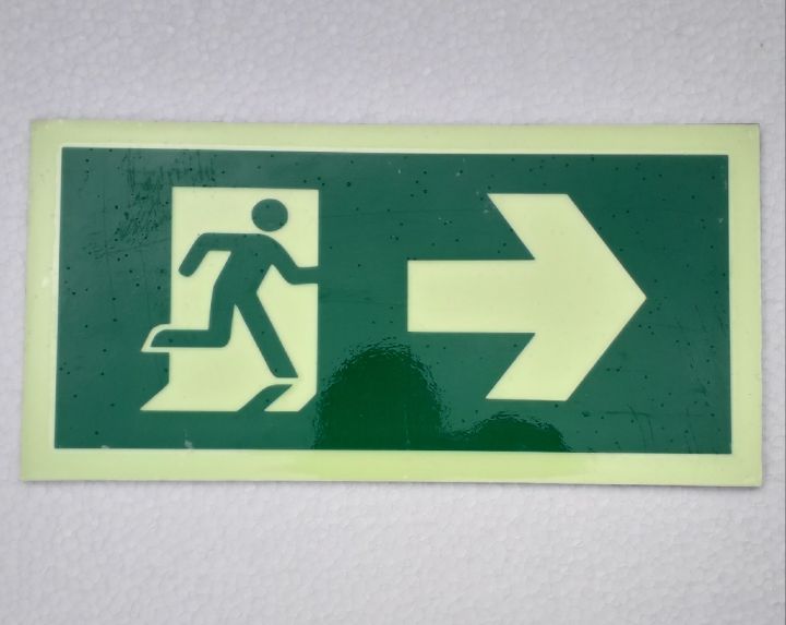 Photo-luminescent%20Emergency%20Fire%20Exit%20Sign%20Board%20Running%20Man%20Direction%20Right%20Side%20-%20Image%204