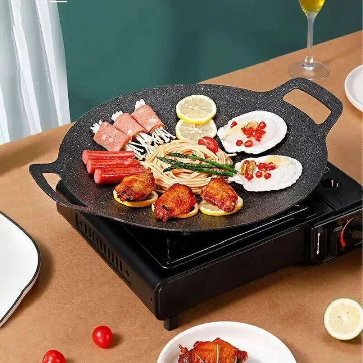 Grill%20Pan%20BBQ%20Baking%20Frying%20Round%20Griddle%20Plate%20Non-Stick%20Cooking%20Tools%20with%20Brush%20Gloves%20and%20Tongs%20for%20Camping%20Outdoor%20-%20Image%204