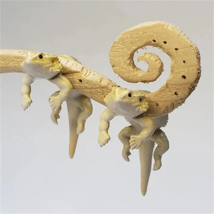 Miniature%20size%20Lizard%20ear%20studs%20Colorful%20enamel%20Reptile%20enthusiasts%20Beautifully%20crafted%20Sterling%20for%20Reptile-themed%20events%20wear%20Statement%20jewelry%20-%20Image%206