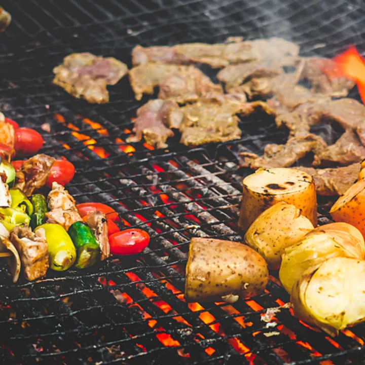 %E3%80%90ZOSR%E3%80%91Grid%20Shaped%20Barbecue%20Mat%2020/40cm%20Reusable%20High-Temperature%20Barbecue%20Non%20Stick%20Grid%20Mat%20Outdoor%20Camping%20Barbecue%20Accessories%20-%20Image%204