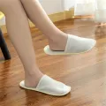 【WEJA】I-HALCYON Thick Shower Entertain Guests Household Accessories Disposable Slippers Thin Bottom Slippers Hotel Disposable Supplies. 