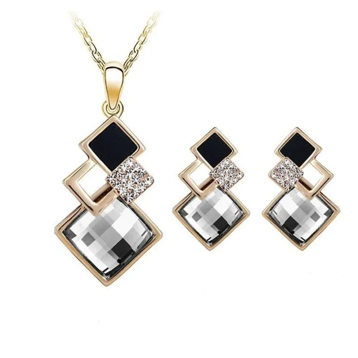 Women's%20Gold%20Plated%20Jewellery%20Set%20-%20Image%202