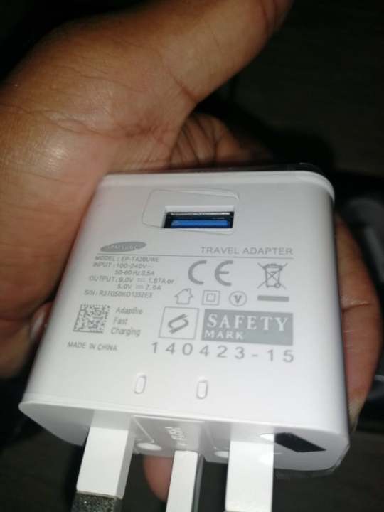 Samsung%20micro%20USB%20Fast%20Charger%20-%203%20pin%20Dock%20-%201.2M%20Fast%20charging%20support%20cable%20-%20Image%207