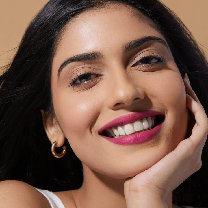 Mamaearth%20Naturally%20Matte%20Lip%20Serum%20-%20Matte%20Liquid%20Lipstick%20with%20Vitamin%20C%20&%20E%20For%20Upto%2012%20Hour%20Long%20Stay%20-%2006%20Candylicious%20Nude%20(Nude)%20-%203%20ml%20SAB%20-%20Image%202