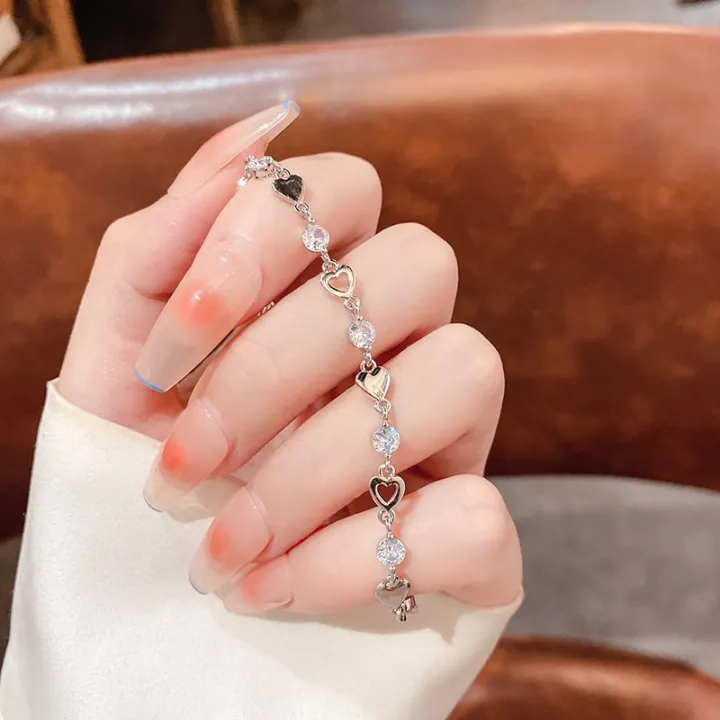 1%20Pc%20Simple%20Creative%20Design%20Ladies%20Women%20Trendy%20Chain%20Jewellery%20Accessories%20Pendant%20Bracelets%20Girls%20Korean%20INS%20Hollow%20%20%20Fashion%20Love%20Charm%20Bracelet%20-%20Image%206