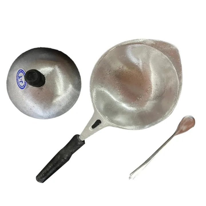Hopper%20Pan%20Aluminium%20medium%20Polished%20High%20quality%20with%20wooden%20handle%20and%20llid%20and%20spatula%20Aappa%20taachchi%20-%20Image%203