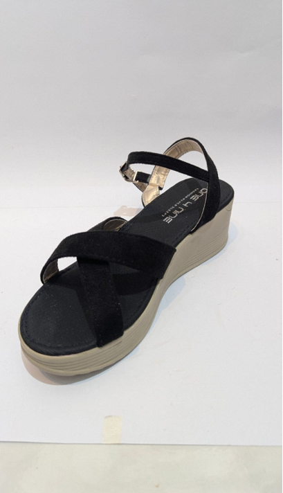 Comfy%20Shoe%20Criss-Cross%20Sandals%20-%20Image%202