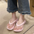 ins Internet Hot Flip-Flops Female Summer 2024 New Good-looking Thick Bottom Non-Slip Fashion Popular Going out. 