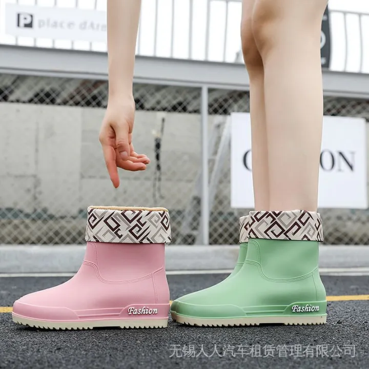 Rain%20Boots%20Women's%20Fashionable%20Outer%20Wear%20Fleece-Lined%20Waterproof%20Mid-Calf%20Rain%20Boots%20Non-Slip%20Wear-Resistant%20Cotton-Padded%20Detachable%20Silicon%20Shoes%20-%20Image%208