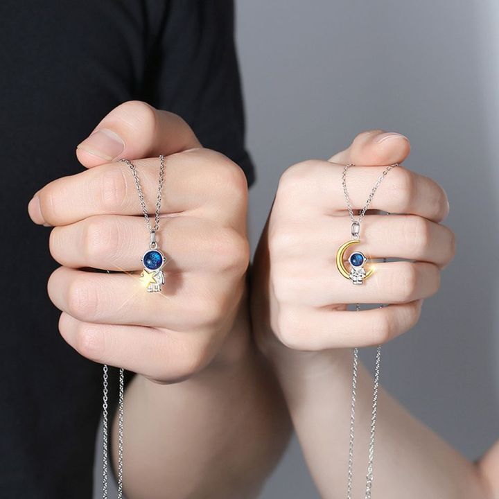 Elegant%20Friendship%20Pendant%20For%20Women%20Men%20Moon%20Astronaut%20Spaceman%20Fashion%20Jewelry%20Couples%20Necklace%20Choker%20-%20Image%205