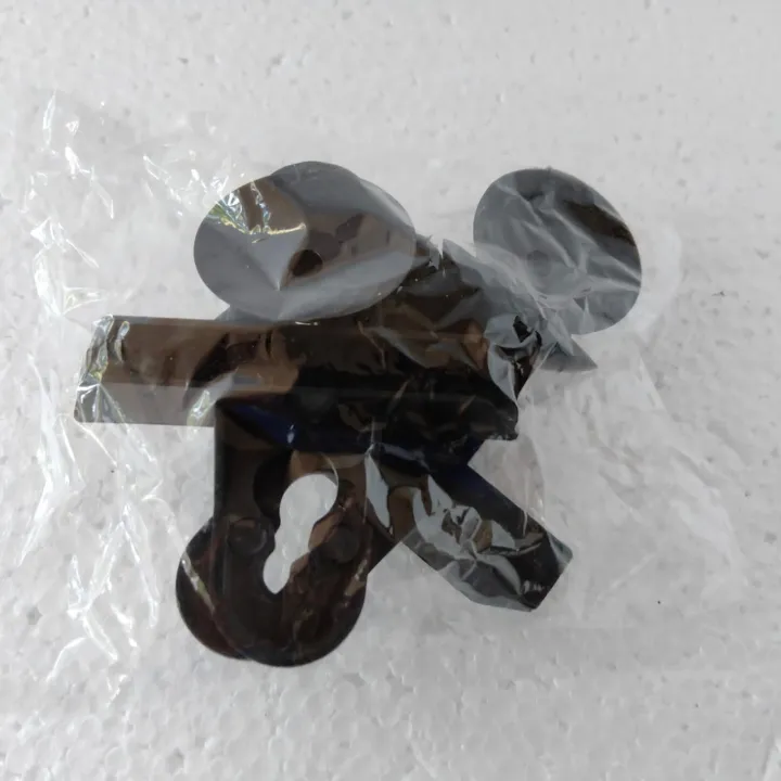 Aquarium%20Dividing%20Clips,%20Glass%20Clips,%20Aquarium%20separating%20clips,%20Aquarium%20isolation%20clips,%20Tank%20Dividers.%20-%20Image%208