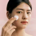 [SKIN1004 OFFICIAL] Madagascar Centella Poremizing Deep Cleansing Foam 125ml | Pink Himalaya Salt | rejuvenating skin | Centella Asiatica Extract | Soothes | Sensitive skin. 