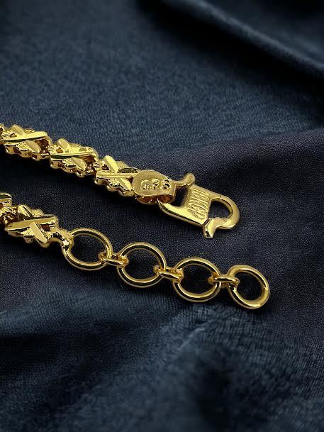 BOOM%20Gold%20plated%20stylish%20rich%20look%204%20mm%20Singapore%20design%20bracelet%20with%20crosscut%20for%20girl%20and%20women.%20-%20Image%208
