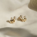 Women's French High-end Temperament Pearl Stud Earrings Fashion Female Retro Light Luxury Hoop Earrings. 