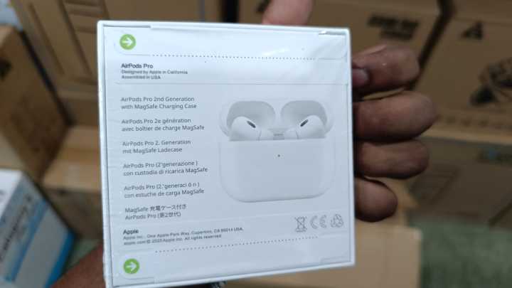 Apple%20AirPods%20Pro%20(2nd%20Generation)%20-%20Image%202