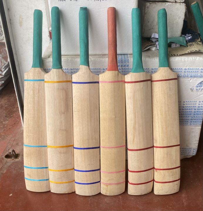 Soft%20Ball%20Cricket%20Bat%20for%20Six-a-Side%20-%20Lightweight%20Wooden%20Bat%20-%20Ideal%20for%20Club%20&%20Street%20Cricket%20-%20Image%202