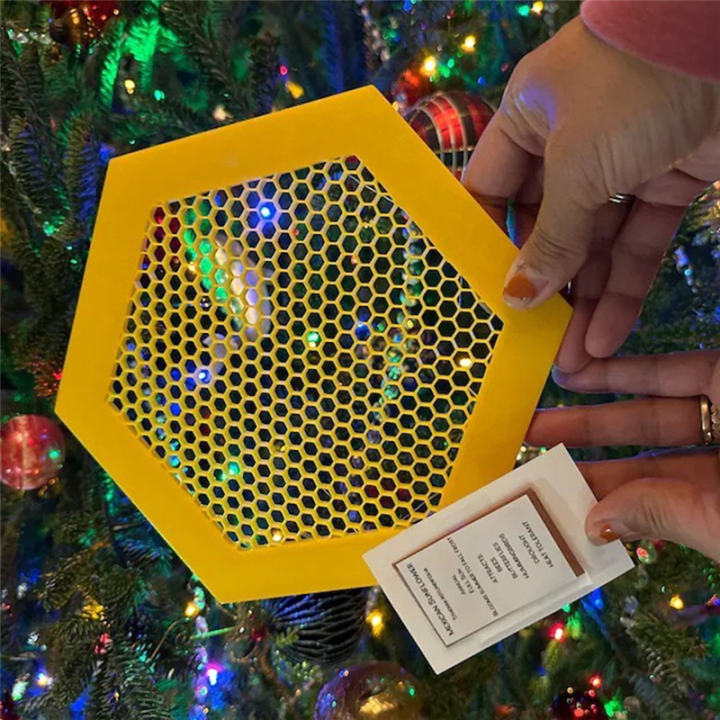 3D%20Printed%20Floating%20Bee%20Island%20Bee%20Waterer,Bee%20Watering%20Station%20A%20-%20Image%202