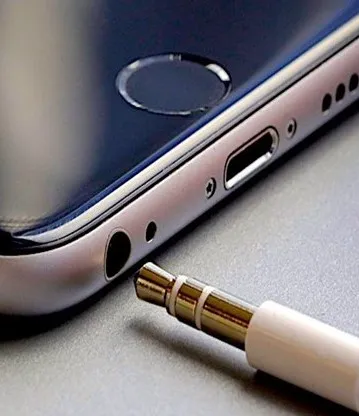 High%20Quality%20Ear%20Headphones%20(ih)%20with%20Remote%20&%20Microphone%20Compatible%20with%20Apple%20iPhone%206S/%20Plus%20/%206/%205S/%20SE/%205c/%20iPad,%20Samsung/%20MP3/%20MP4/%20MP5%20-%20Image%204