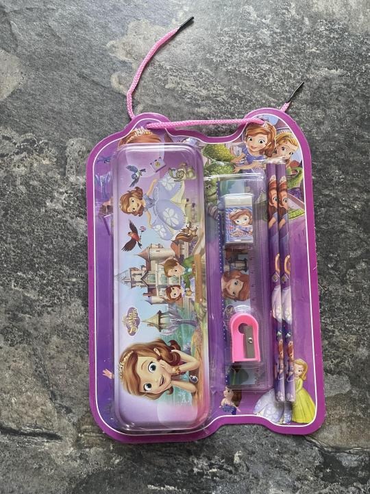 Kids%20Pencil%20box%20with%202%20pencil+Eraser+Pencil%20Sharpener%20-%20Image%203