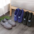Hole Shoes Men's Breathable Non-Slip Beach Shoes Closed Toe Summer Waterproof Plastic Soft Bottom Casual Lazy Sandals Korean Style. 