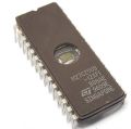 M27C256B-12F Programmable IC (EPROM). 