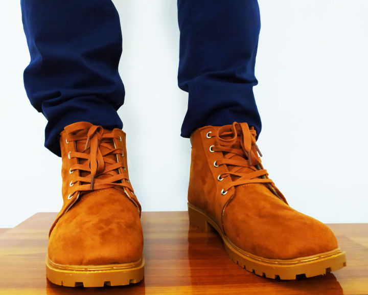 Trendy%20Fashion%20Ankle%20Boot%20Men%E2%80%99s%20&%20Women%E2%80%99s%20Travel%20Safety%20Brown%20Casual%20Lace%20Shoes%20With%20Free%20Socks%20Set%20-%20Image%205