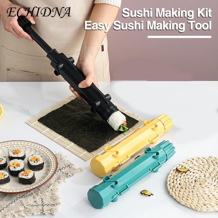 Open the sushi mold, put rice and other vegetables and meat in it, close the mold, squeeze the sushi roll, quick and easy, so you can easily make perfect sushi at home