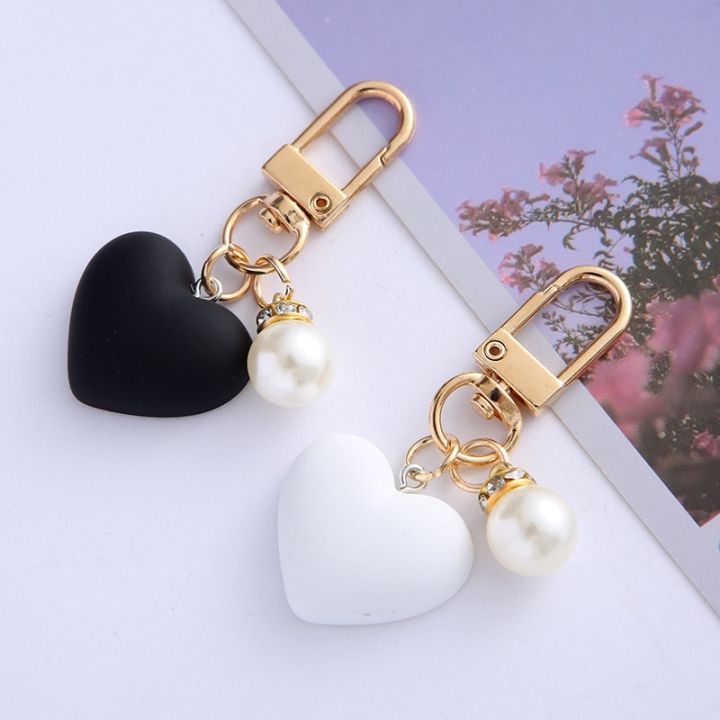 Matte%20Black%20White%20Heart%20Pendant%20Keychain%20Romantic%20Pearl%20Tag%20Key%20Ring%20Accessories%20Cute%20Bag%20Hanging%20Ornaments%20Car%20Trinket%20Keyring%20-%20Image%202