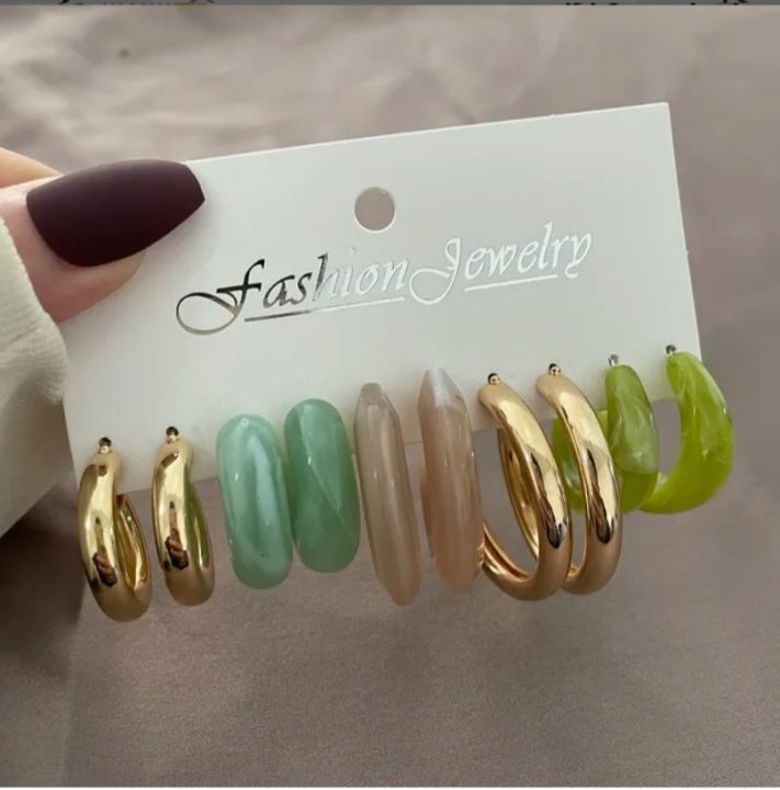 Beautiful Hoope Earrings Trendy Fashion