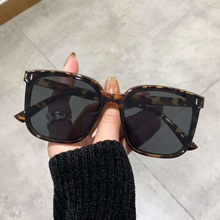 OIMG%20Vintage%20Square%20Sunglasses%20Women%20Oversized%20Sunglass%20Men%20Retro%20Black%20Sun%20Glasses%20Shades%20Goggle%20UV400%20Oculos%20De%20Sol%20-%20Image%206