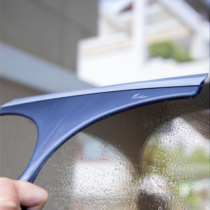 GLASS%20/%20WINDOW%20WIPER%20-%20FEATHER%20BRAND%20-%20Image%203