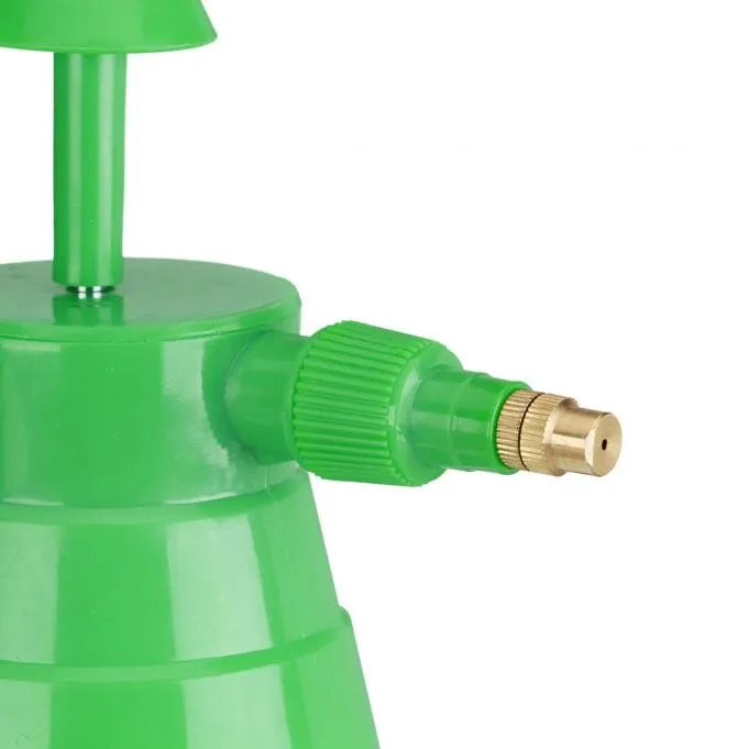 1L%20Manual%20Water%20Spray%20Gun%20-%20Ideal%20for%20Gardening%20Enthusiasts%20and%20Maintaining%20Watering%20Systems%20-%20Image%202