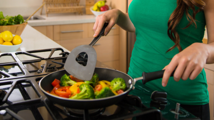 Non%20Stick%20Fry%20Pan%2024cm%20For%20Kitchen%20-%20Image%202