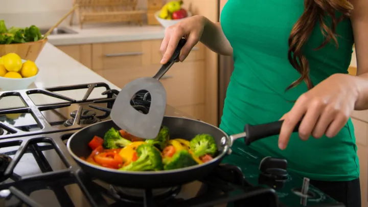 Non%20Stick%20Fry%20Pan%2024cm%20For%20Kitchen%20-%20Image%202