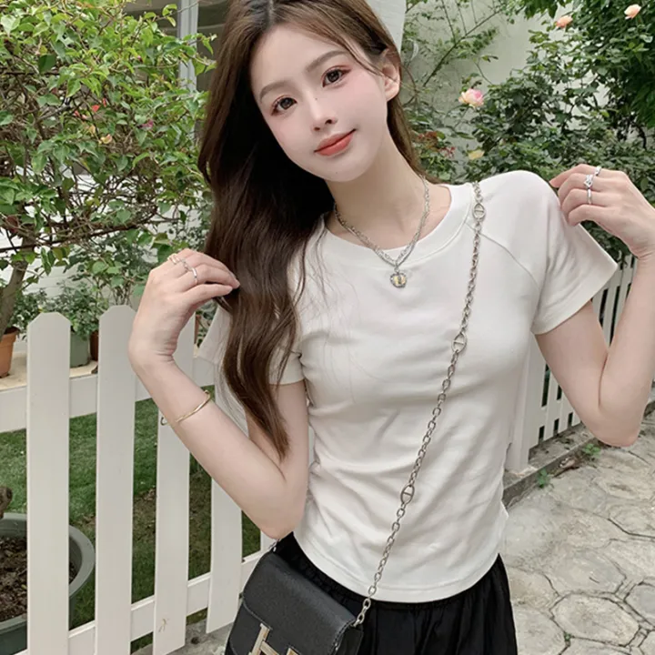 Fashionable%20Hot%20Girl%20Short%20T-shirt%202025%20Summer%20New%20Style%20Back%20Hollow%20Design%20Slim%20Pleated%20Waist%20Short-sleeved%20Top%20-%20Image%203