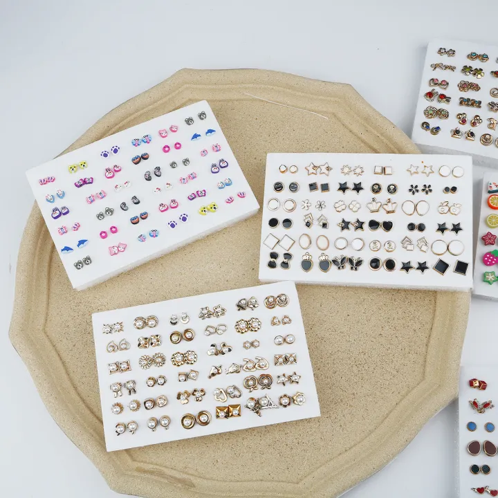36%20Pairs%20Mixed%20Glue%20Needle%20Earrings%20Set%20with%20Acrylic%20Diamonds%20and%20Pearls%20-%20Image%204