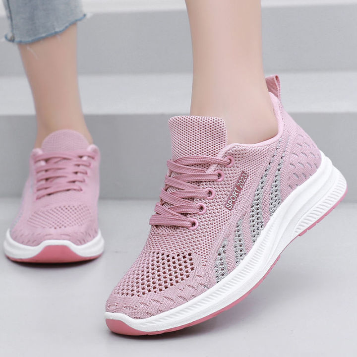 Autumn%20New%20Fly%20Mesh%20Hollow%20Sneakers%20Women's%20Breathable%20Old%20Beijing%20Cloth%20Shoes%20Women's%20Shoes%20Women's%20Summer%20Mom%20Shoes%20-%20Image%209