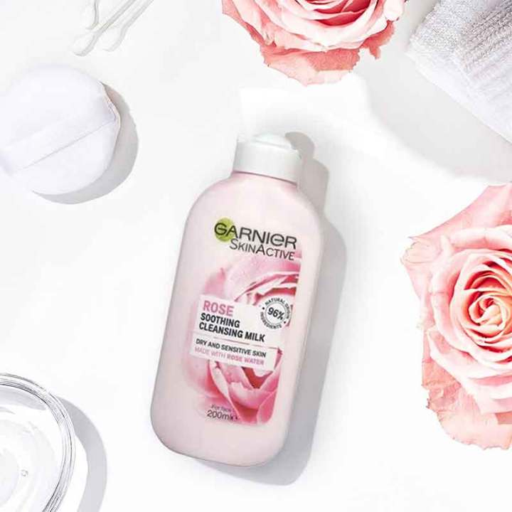 Garnier%20SkinActive%20Rose%20Soothing%20Cleansing%20Milk%20200ml%20-%20Image%203