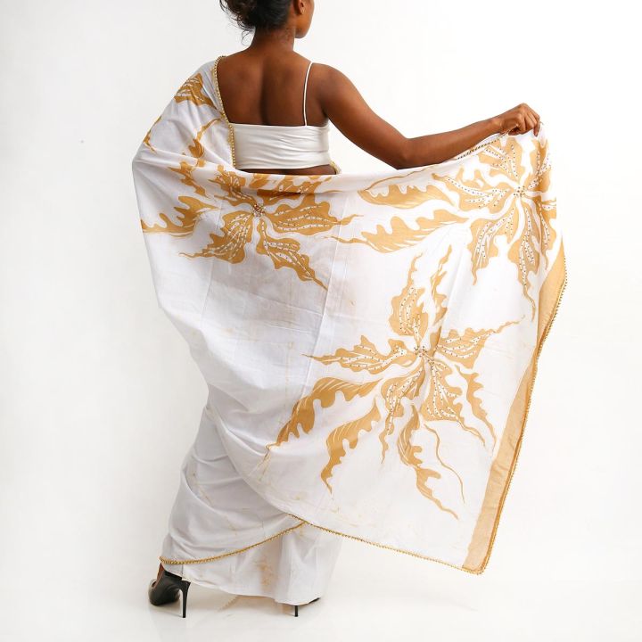 Gold%20Foliage%20Batik%20Saree%20-%20Image%204