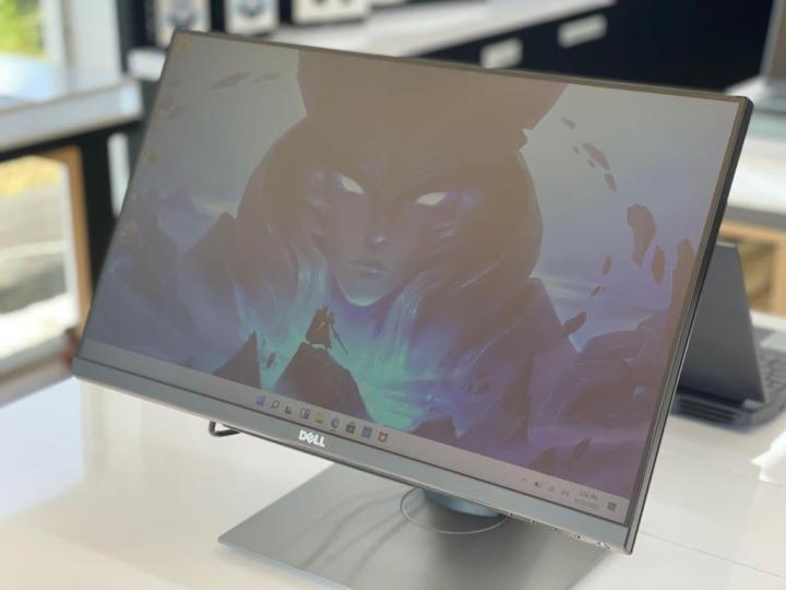 Dell%20P2418HT%20Touch%20Screen%20Monitor%20-%20Image%205