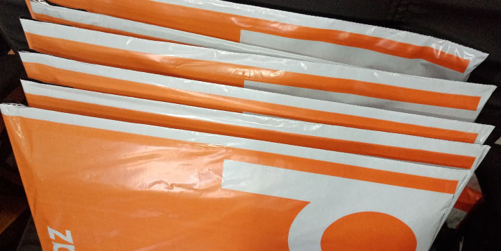 Product%20details%20of%204%20in%201%20Transparent%20Laptop%20Skin%20Pack%20with%20(%2015'6%20Laptop%20Skin%20Protector%20Sticker%20)%20-%20Image%204