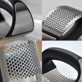 Stainless Steel Garlic Press Rocker , New Arc-shaped Design Professional Heavy Soft-Handled Garlic Crusher With Comfortable Grip (Garlic Press Black). 