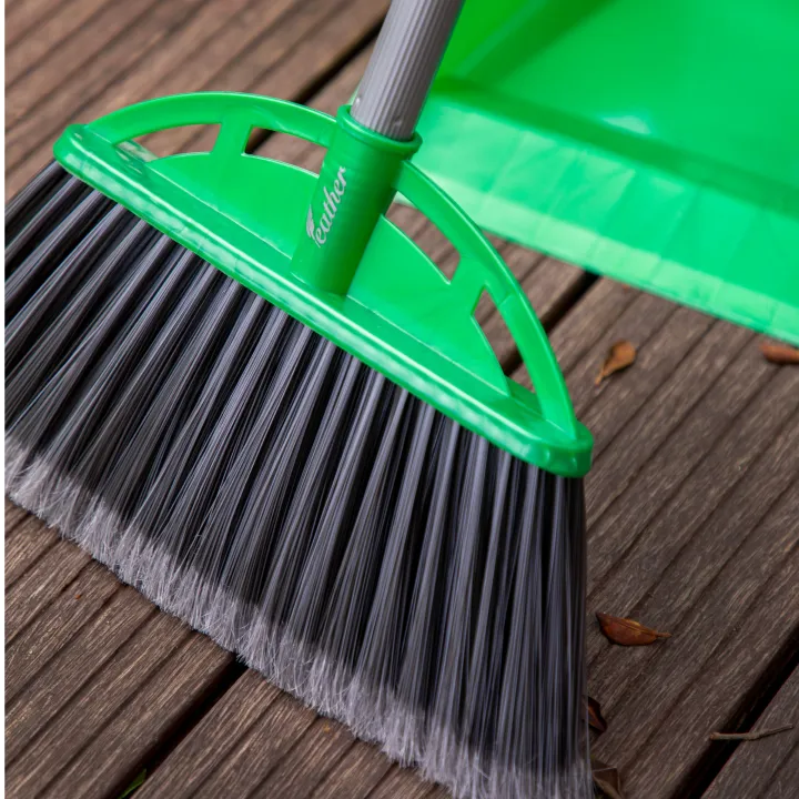 DUSTPAN%20AND%20BROOM%20SET%20WITH%2070CM%20PLASTIC%20COATED%20METAL%20HANDLES%20-%20FEATHER%20BRAND%20-%20Image%203